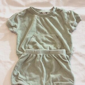 2-Piece Baby Boys Green Shirt and Shorts Set - 12-18 Months